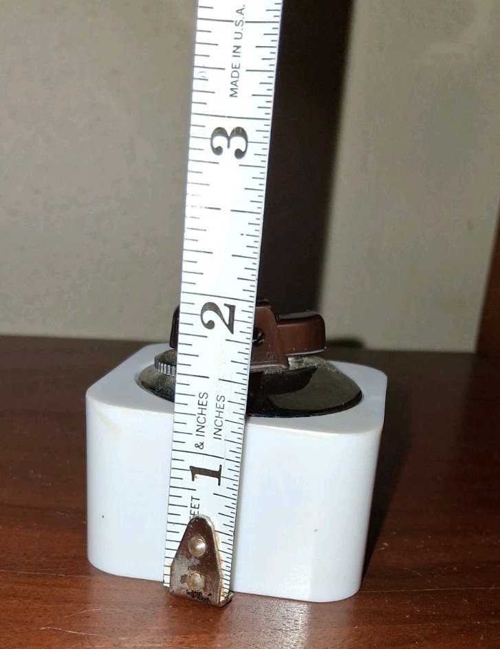 Vintage Ronson Varaflame White Square Table Lighter READ