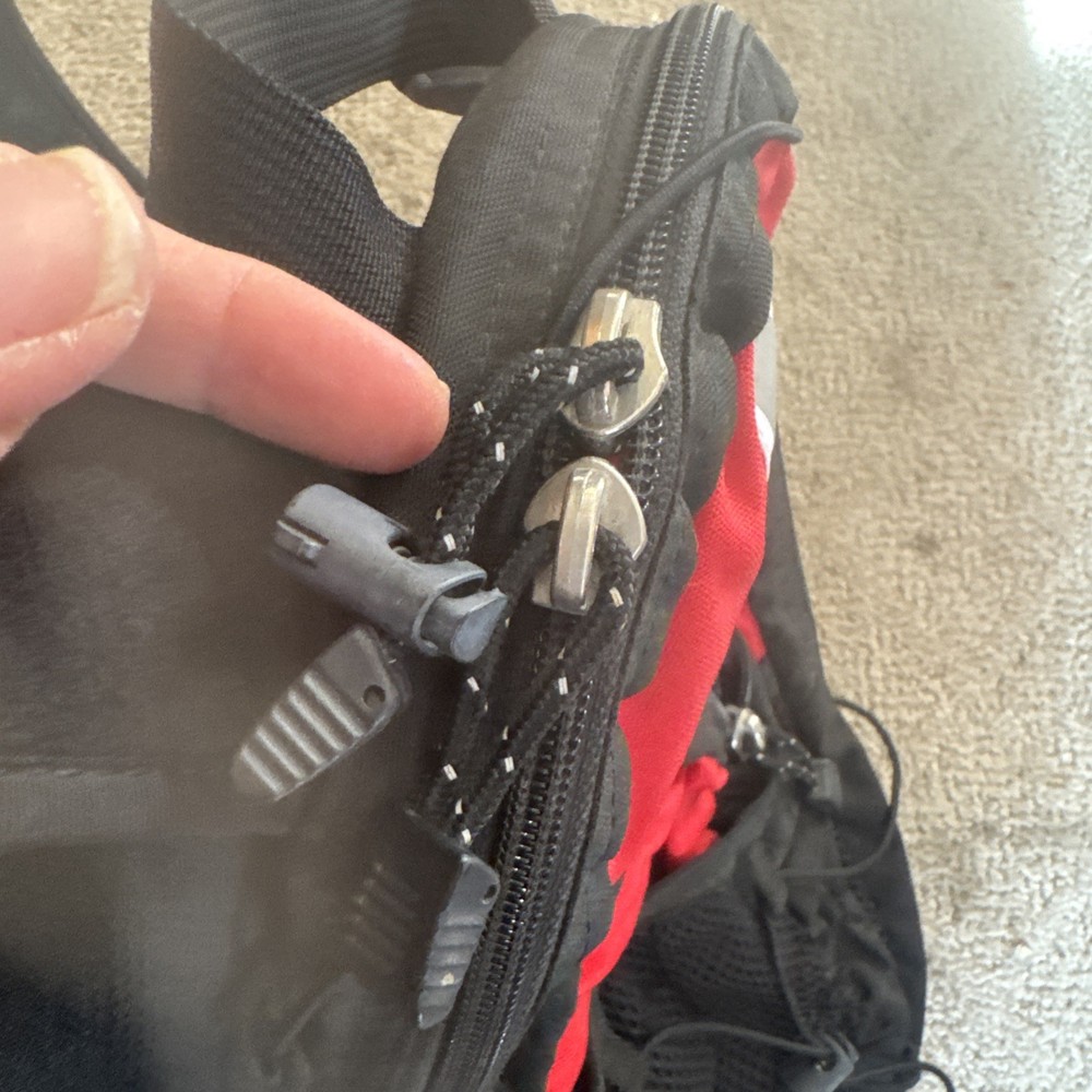 Gregory Mirage Daypack Hiking Backpack Red/Black Small