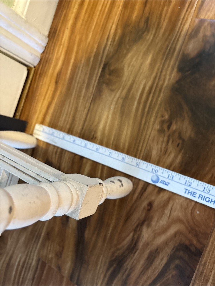 VTG-cream Painted -spindle Legged Side Table