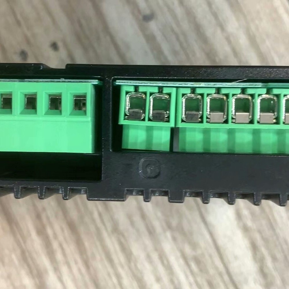 1PCS NEW PJEZS1E0G0 temperature controller