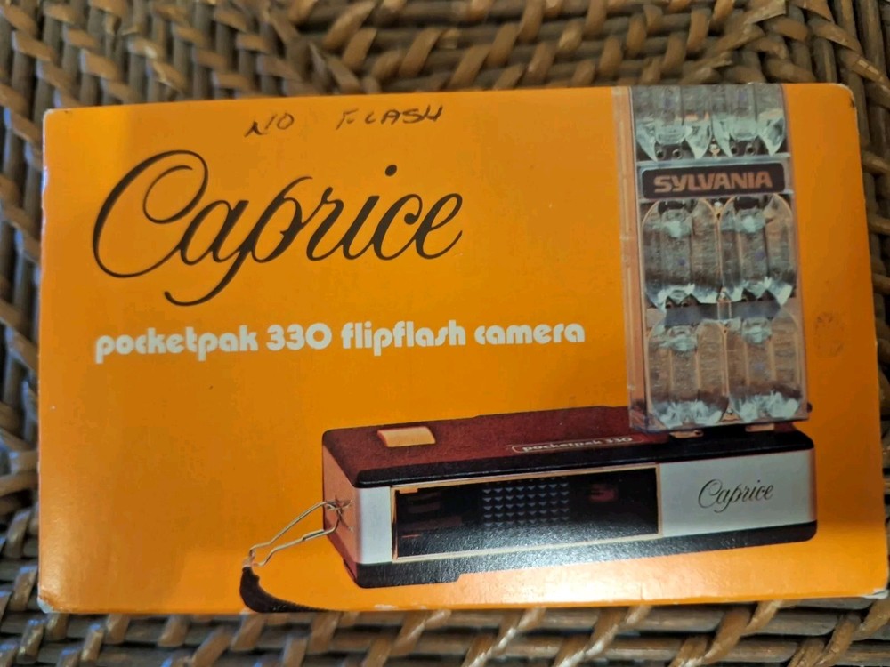 Caprice Pocketpak 330 Vintage Flipflash Camera New