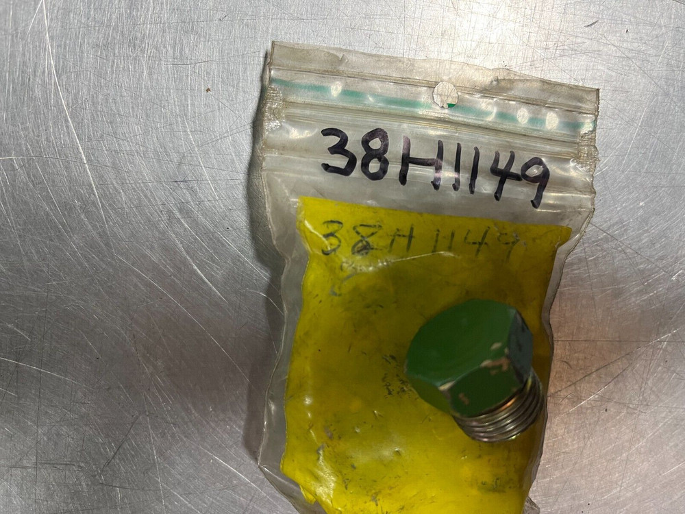 38H1149 OEM John Deere 12MM Plug