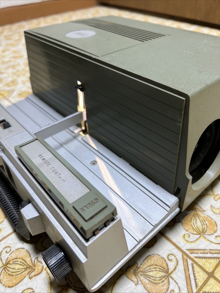 Vintage Sears Projector 9886 Green Working Powers on, Light and Fan Works