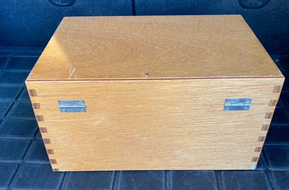 Vintage IDAILTD Microscope In Box With Microslide Viewer & Projection Device