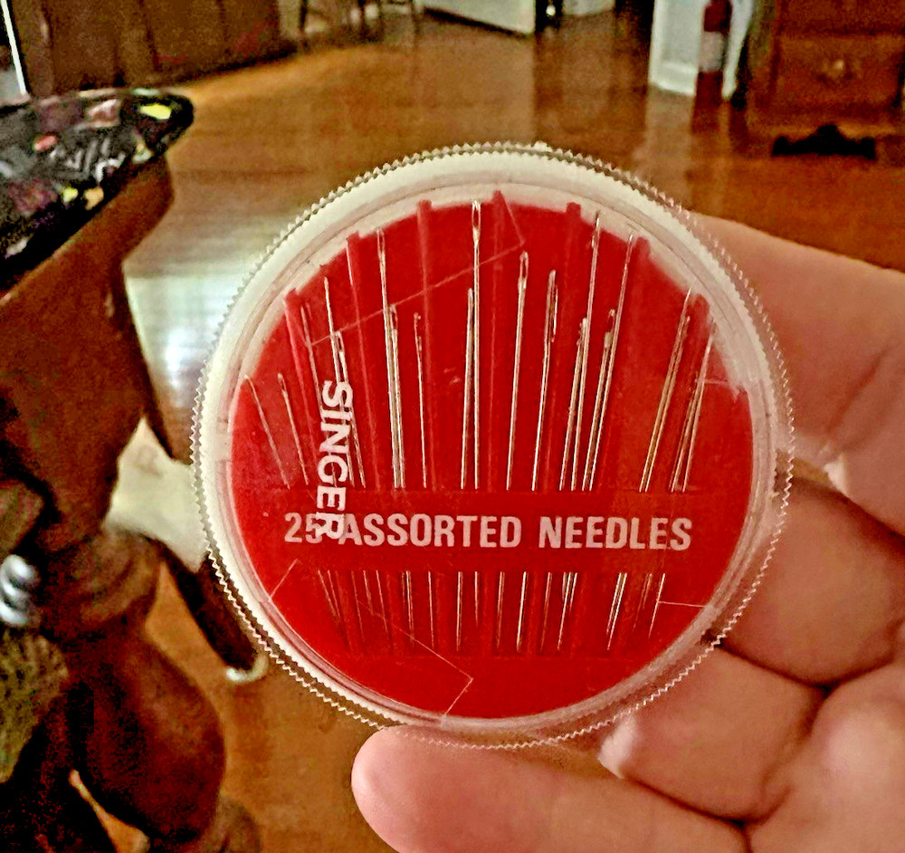 Singer 21 Unused Assorted needles - DOES NOT CONTAIN 25