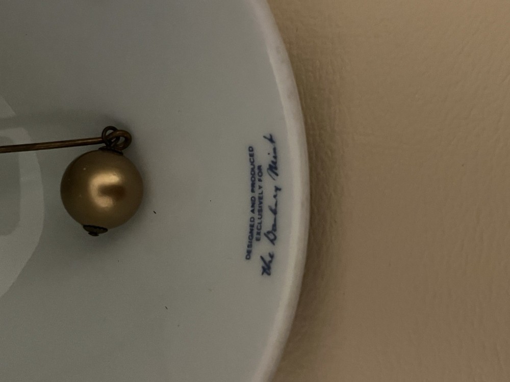 Fukagawa Porcelain Decorative Bell Blue Leaf Pattern White Japan
