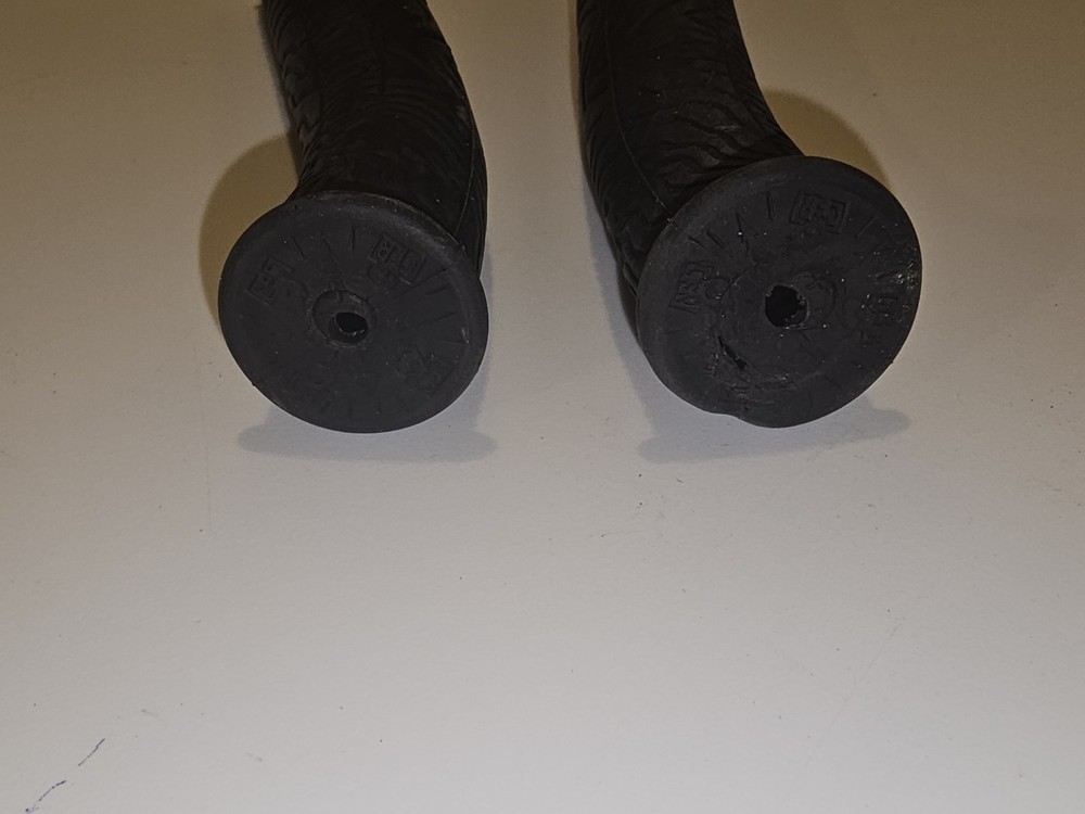 CFR BLACK SNOWMOBILE HANDLE BAR GRIPS