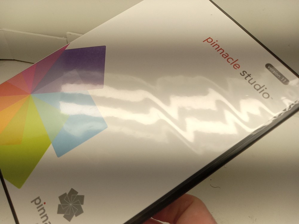 Pinnacle Studio Version 11 - Windows XP/Vista (DVD Rom, 3 Disc, 2007)