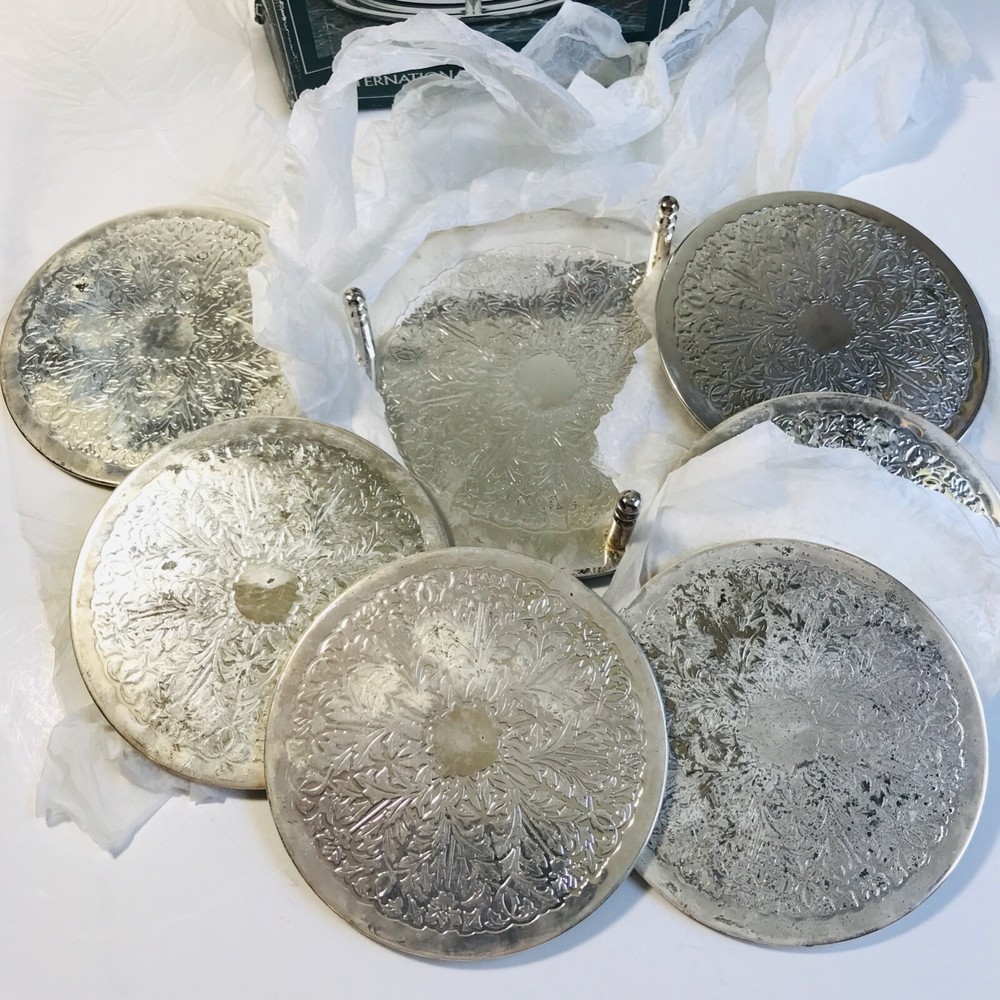 1992 Internatl. Silver Co Silverplated 7 pc COASTER SET-6 Embossed Coasters+Rack