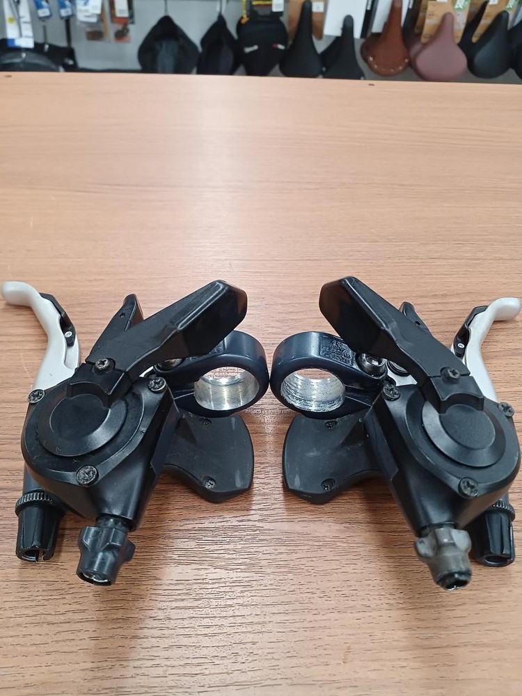 ST-M570 Integrated Leer