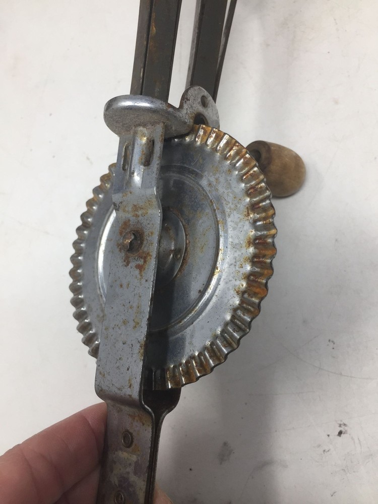 Vintage Silver Hand Held Hand Mixer/Egg Beater with Wooden Handle