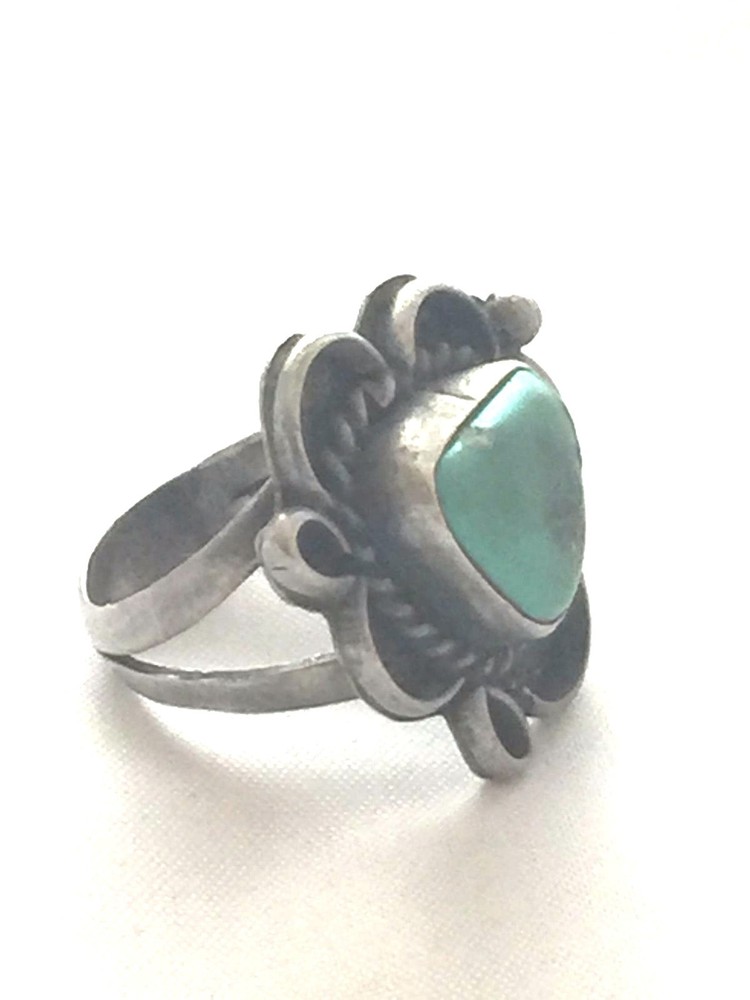 Vintage Sterling Native American Triangular Navajo Turquoise Ring Size 4 6.9g