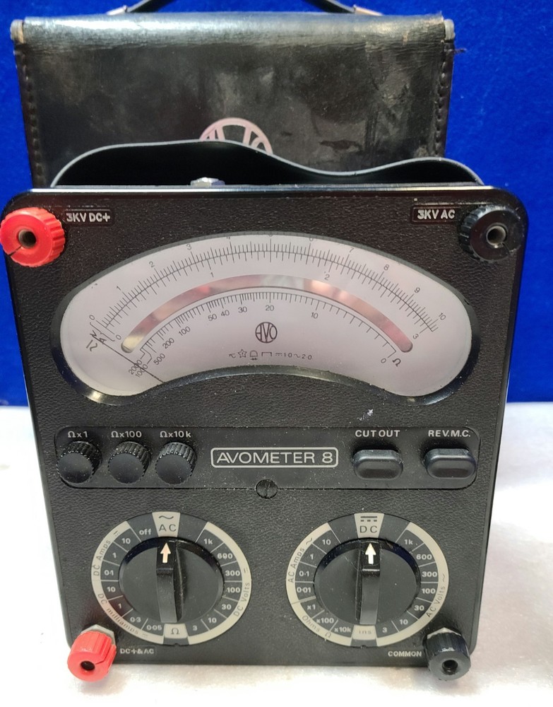 Vintage Avo LTD. Avometer 8 + accessories + case/handle
