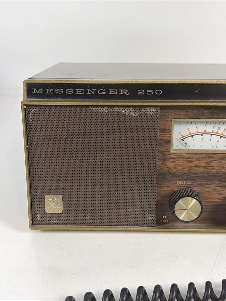 Vintage Johnson Messenger 250 Solid State CB Radio