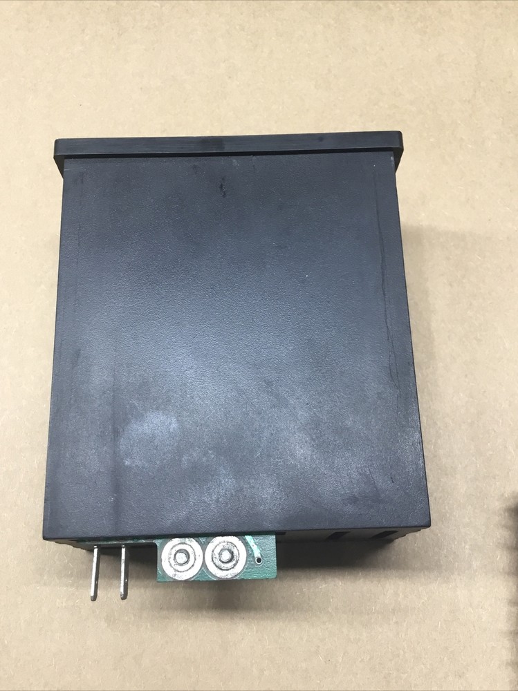 PRECISION DIGITAL TEMPERATURE CONTROLLER #719K109