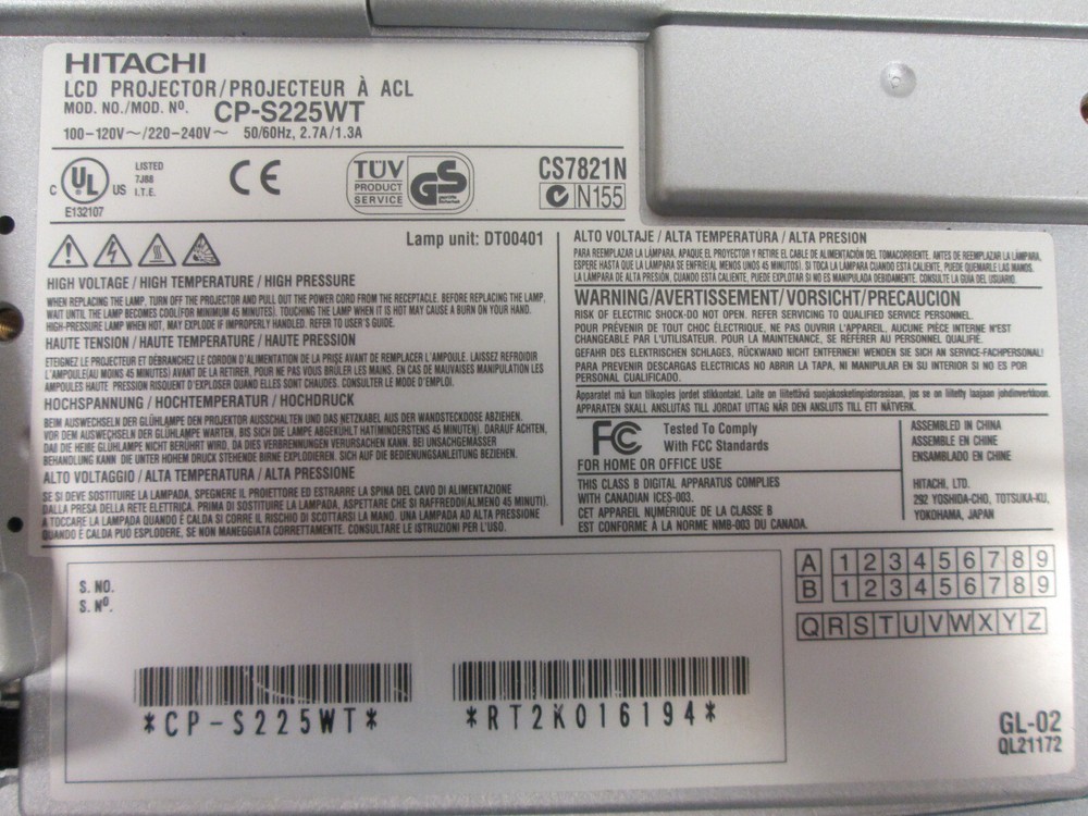 Hitachi Projector CP-S225 Multimedia Mobile LCD Projector TESTED