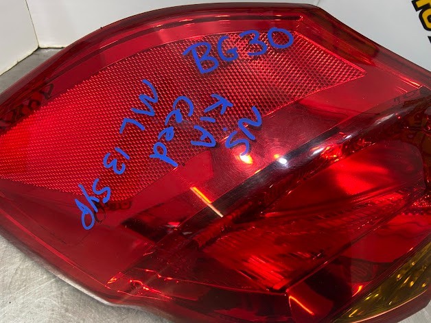 2013 KIA CEED MK2 PASSENGER SIDE LEFT OUTER REAR LIGHT REF: BG30