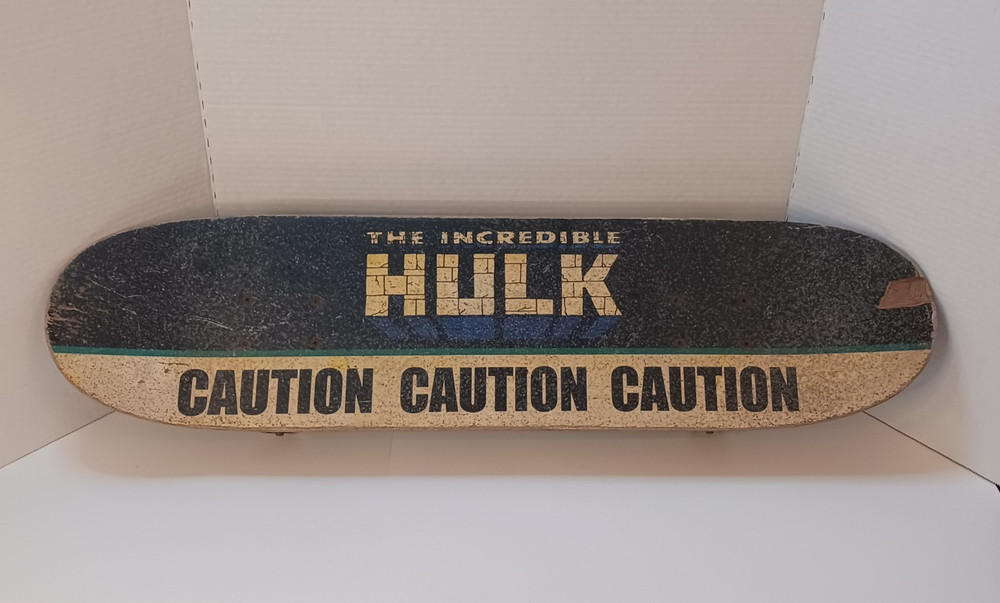 Vintage 2002 Marvel The Incredible Hulk Caution Skateboard Complete