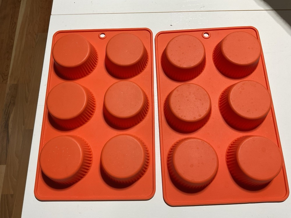 2 Piece Reese’s Silicone Bake Pans