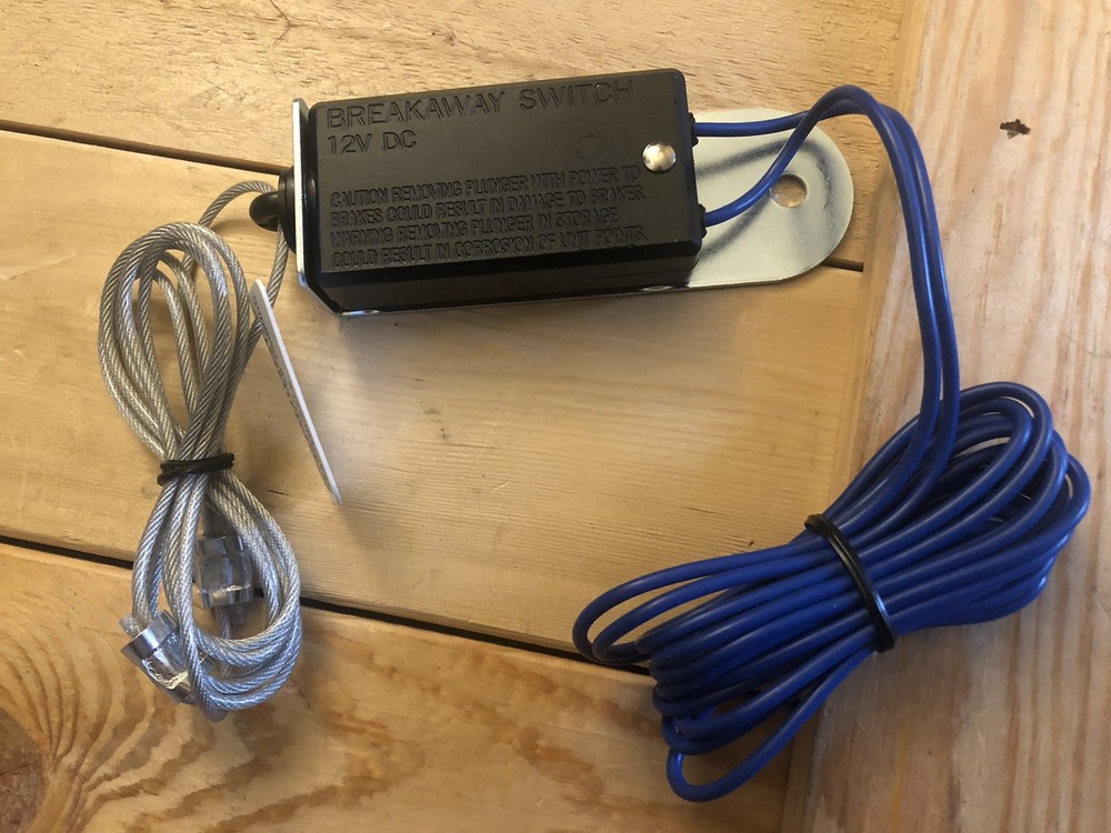 CURT 52010 Breakaway Switch. NEW!!   "SHIPS FREE"