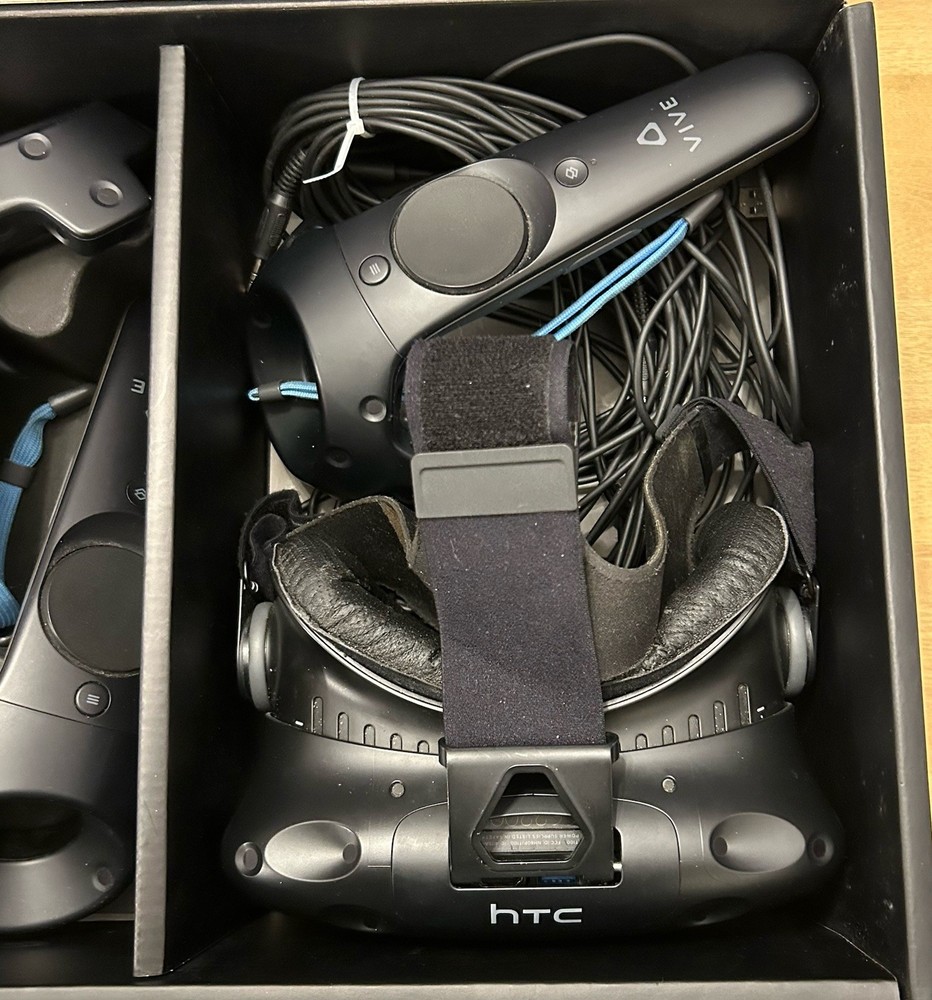 HTC Vive VR Headset System PC-Based Steam Powered W/Deluxe Audio Strap & Stands