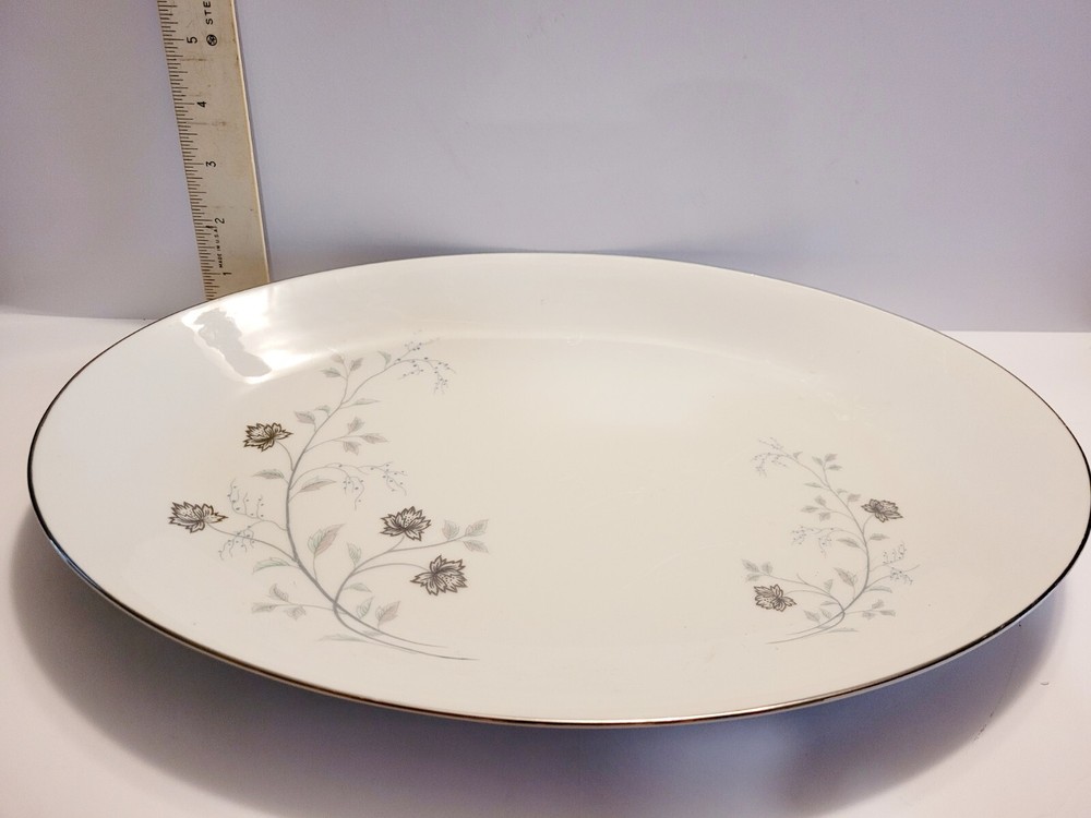 Arlen Fine China 8 Piece Set