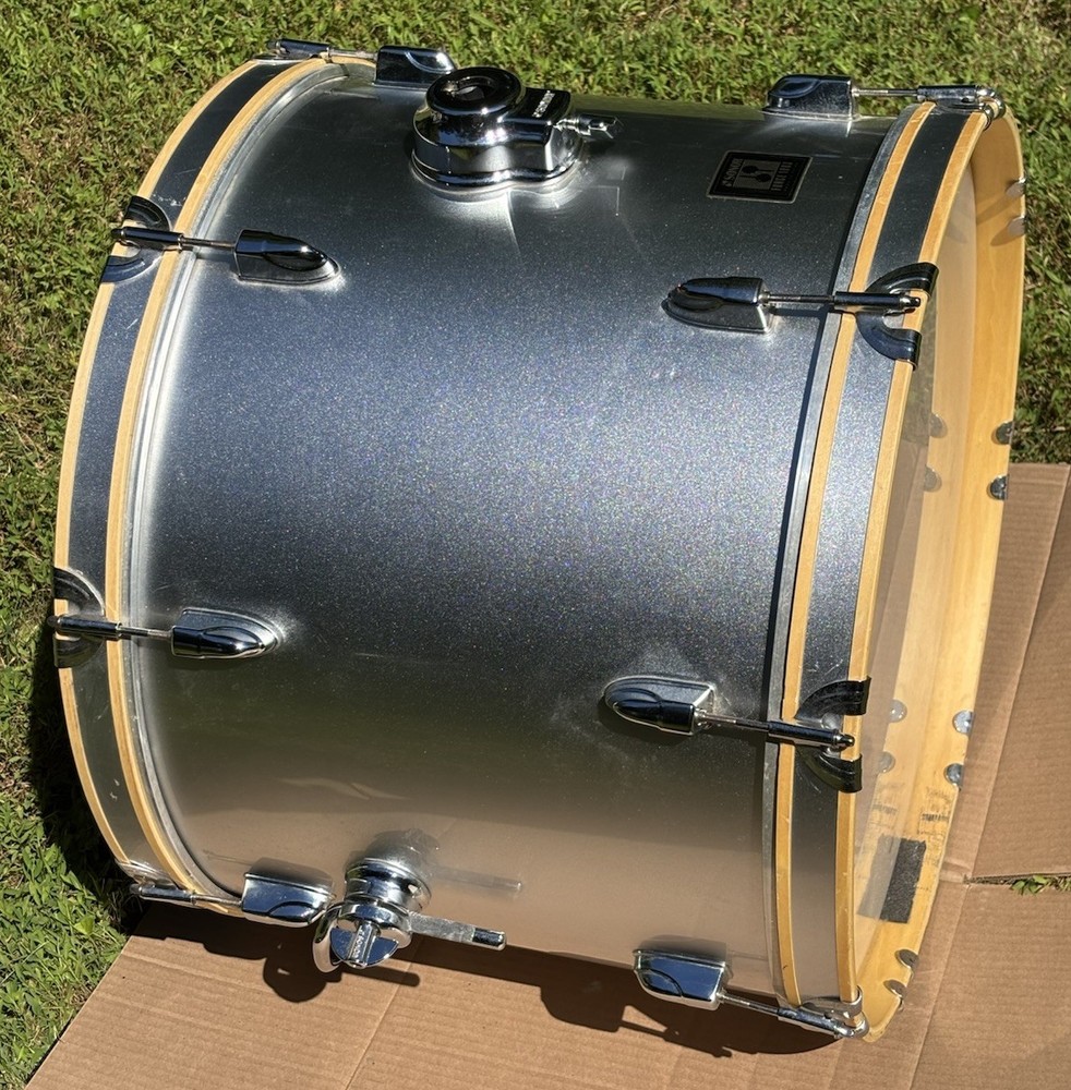 Sonor Force 1003 22” Silver Bass Drum