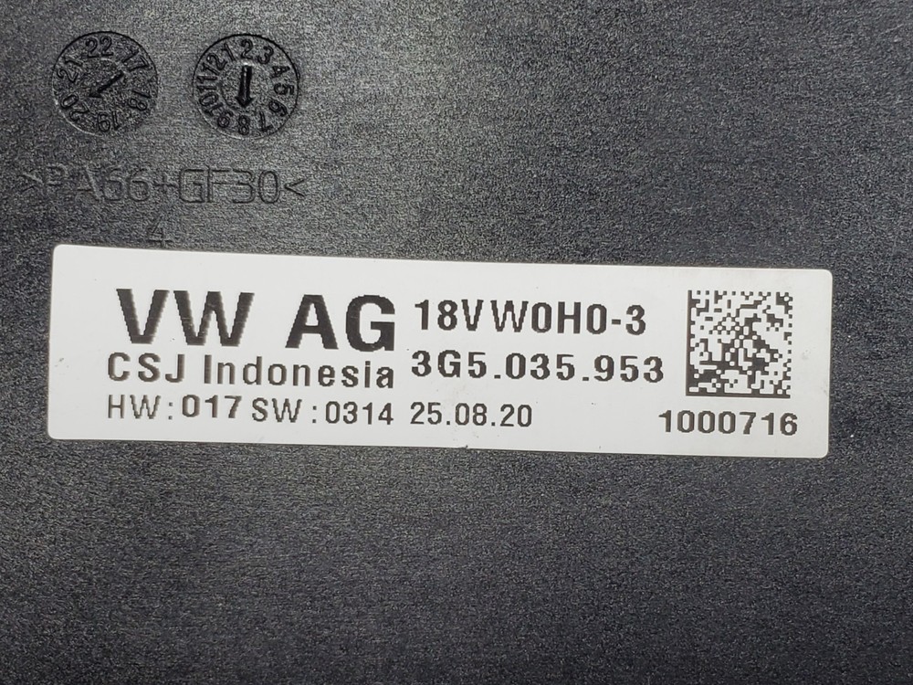 2019-2021 Volkswagen GTI Voltage Converter USB Distribution Control Module OEM