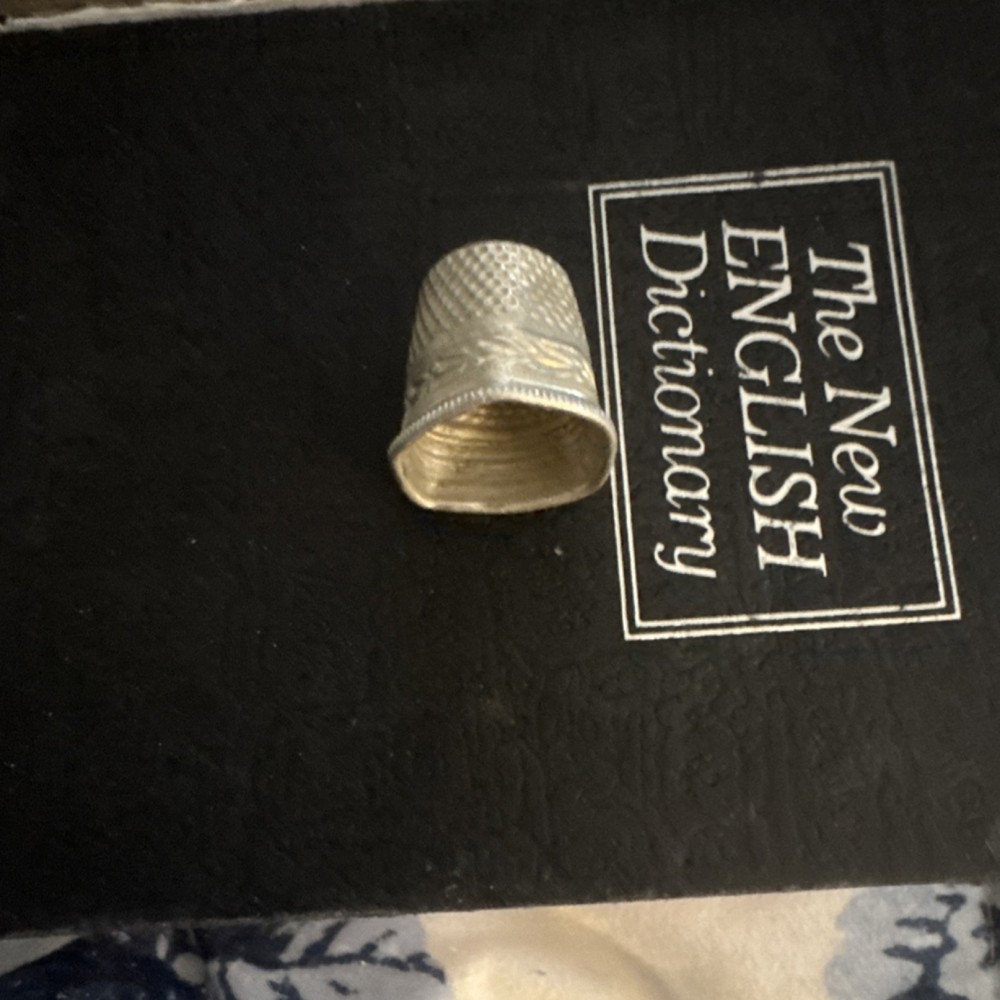 Silver Collectible Thimble with Decorative Band Sewing Tool