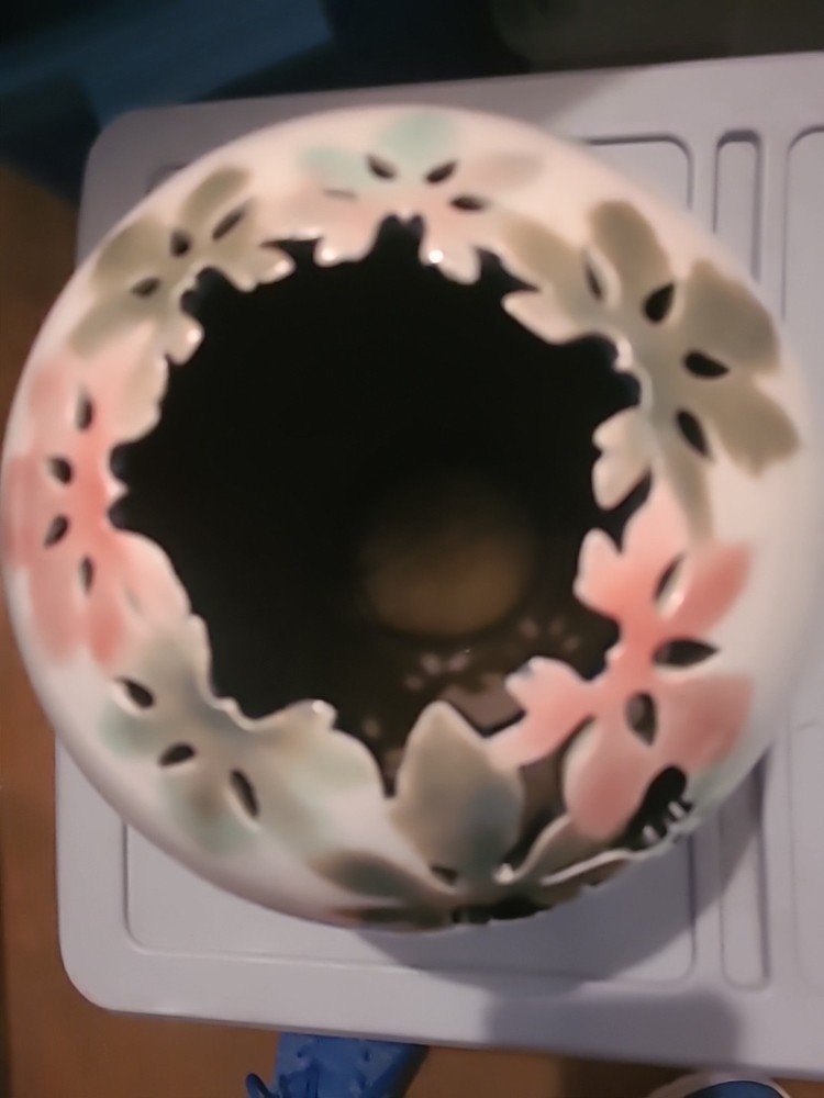 VTG. HUGE EGG VASE OR DECORATION