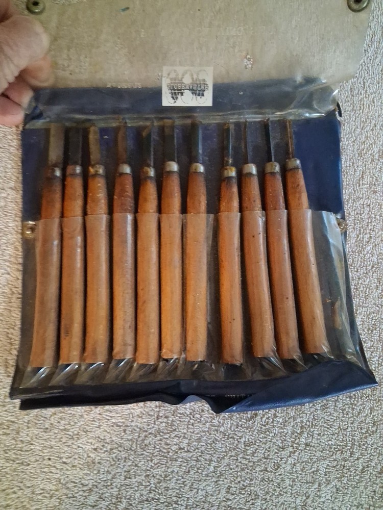 Globe master 12 piece wood carving set