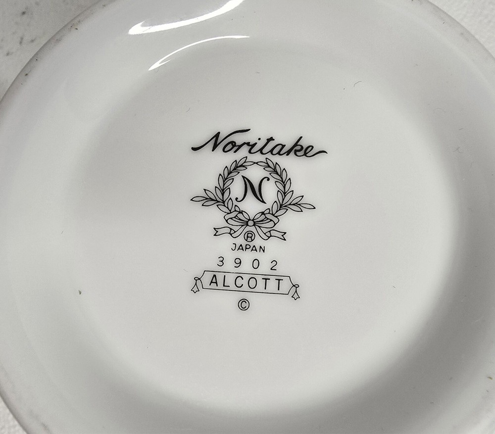 Noritake Alcott Covered Sugar & Creamer Set