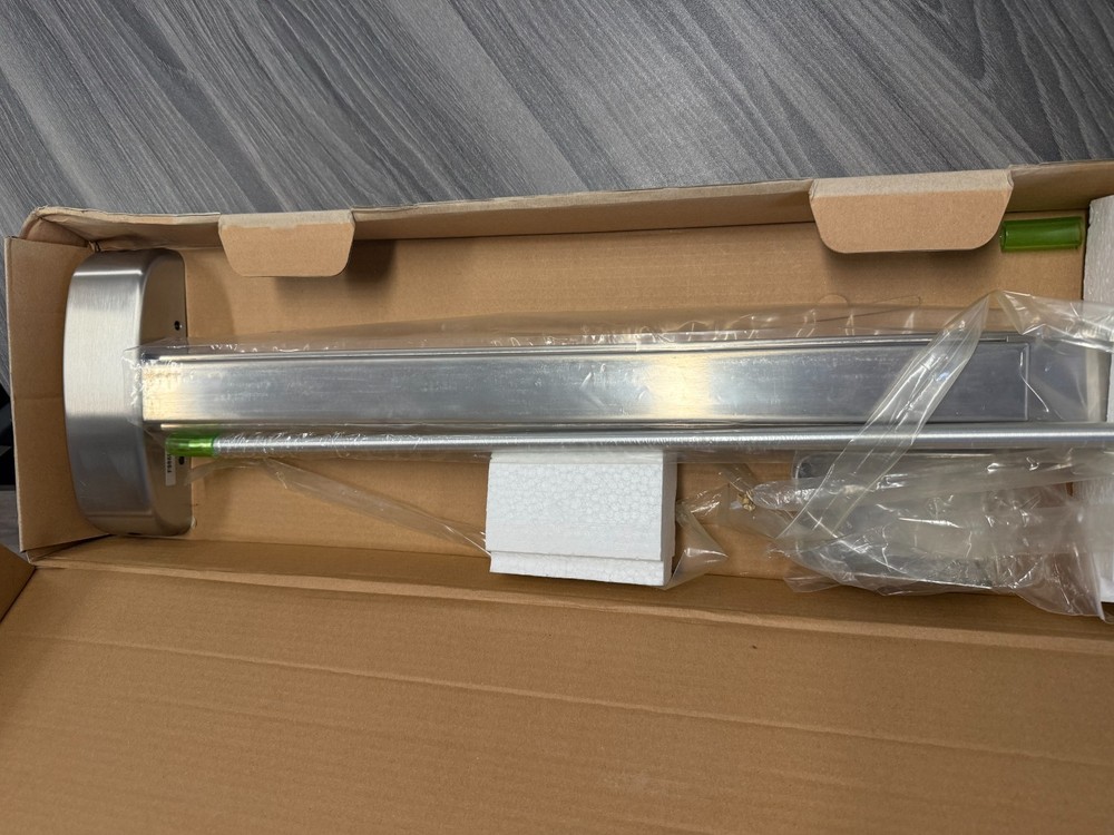 Cal Royal 9800 Series Exit Device 9860V3684 32D RHR