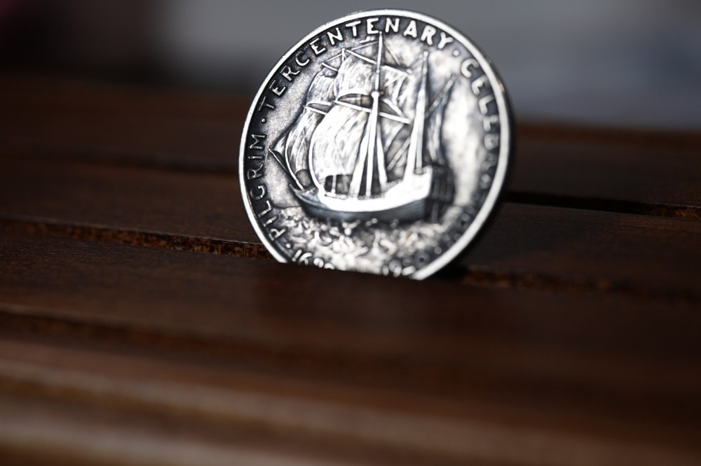 1920 Silver Pilgrim Commemorative Coin Tercentenary Celebration Half Dollar
