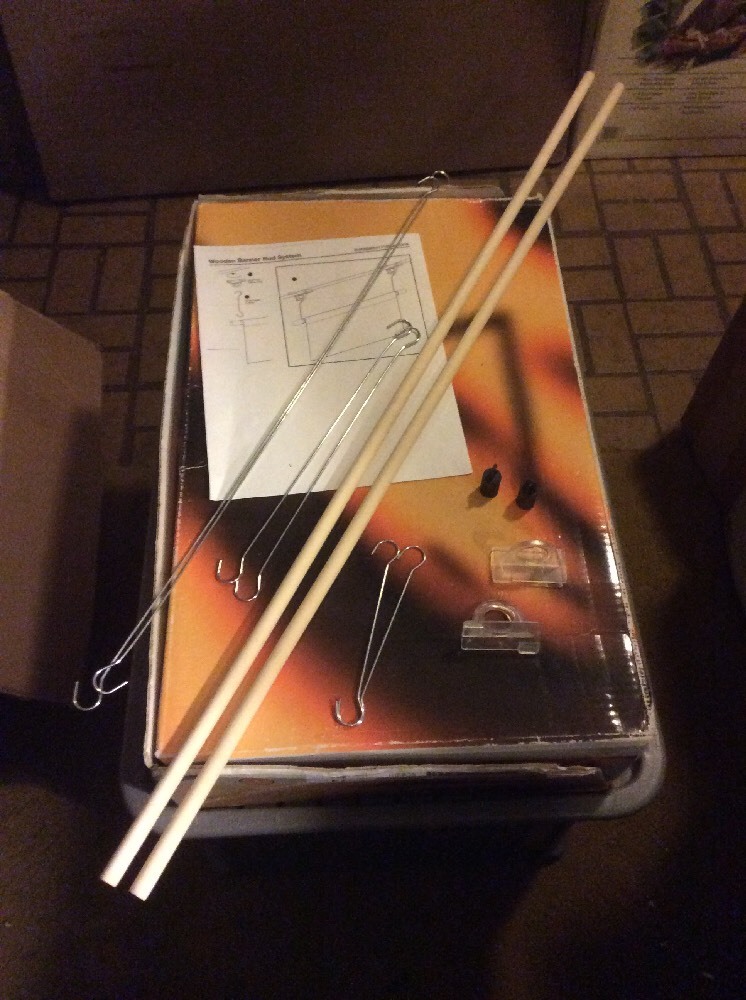 POSTER/BANNER HANGING KIT