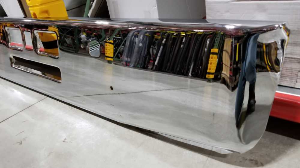 Mack R Model Bumper 601 (602-16541)