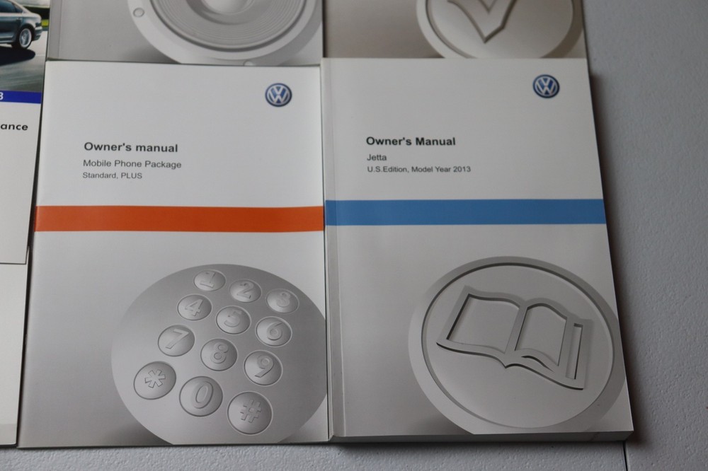 2013 Volkswagen Jetta Owners Manual OEM Complete Set
