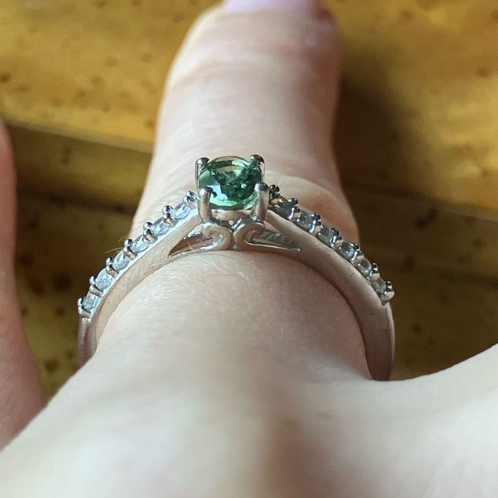 Genuine Green Apatite Sterling Silver Ring Size 6