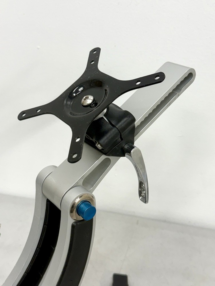 ICW Elite 5220 Double-Arm Wall Mount For LCD Displays