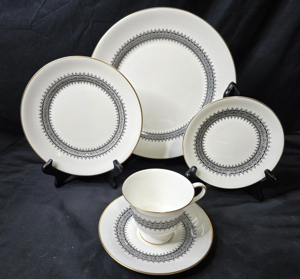 Wedgwood Astor 5 Piece Place Setting