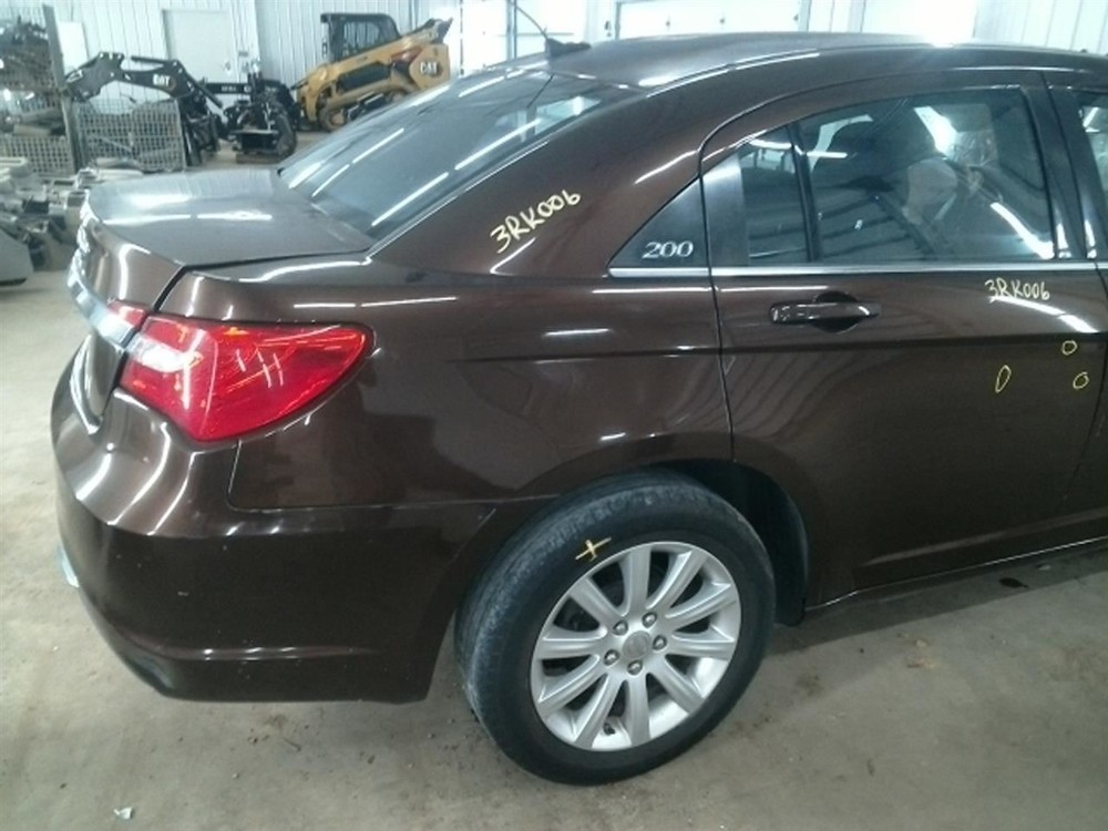 200 2013 High Mounted Stop Light 104930448