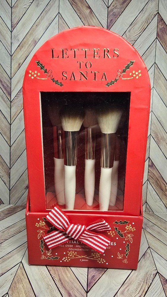 Essentials Face Brushes Set All Over, Angled, Highlighter, Foundation, Blush 5pk
