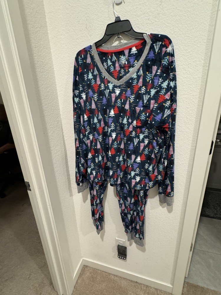 Cuddl Duds Xmas Trees XXL NWT Warm Set Top & Bottom