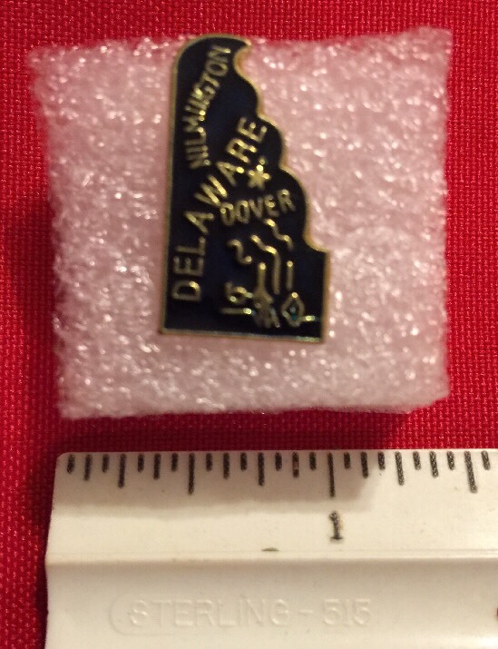 DELAWARE ENAMEL STATE LAPEL PIN UNKNOWN AGE. VERSION 1 Wilmington Dover Tie Tack