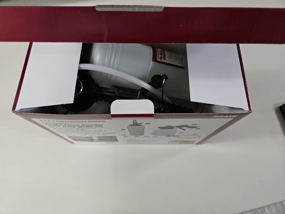 Pittsburgh - Pneumatic Brake Fluid Bleeder Kit