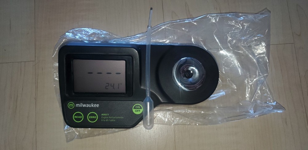 Milwaukee Digital Brix MA871 Refractometer