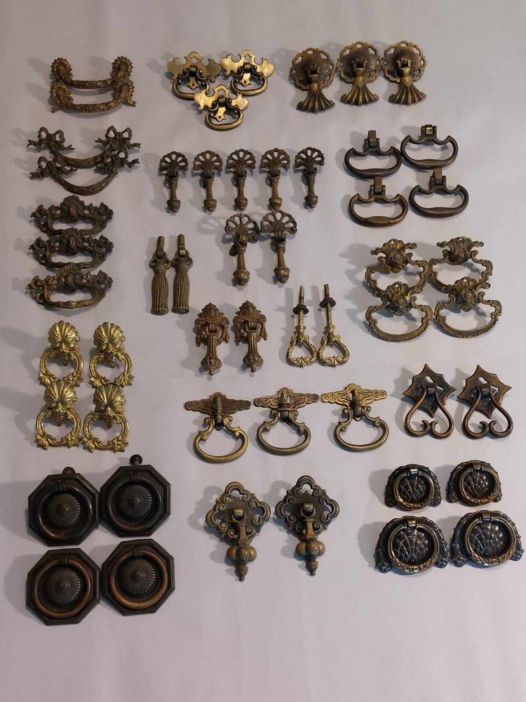 Collection Of 328 Handles And Pulls