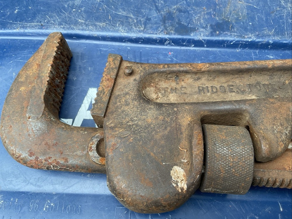 RIDGID 36 In Curved Pipe Wrench