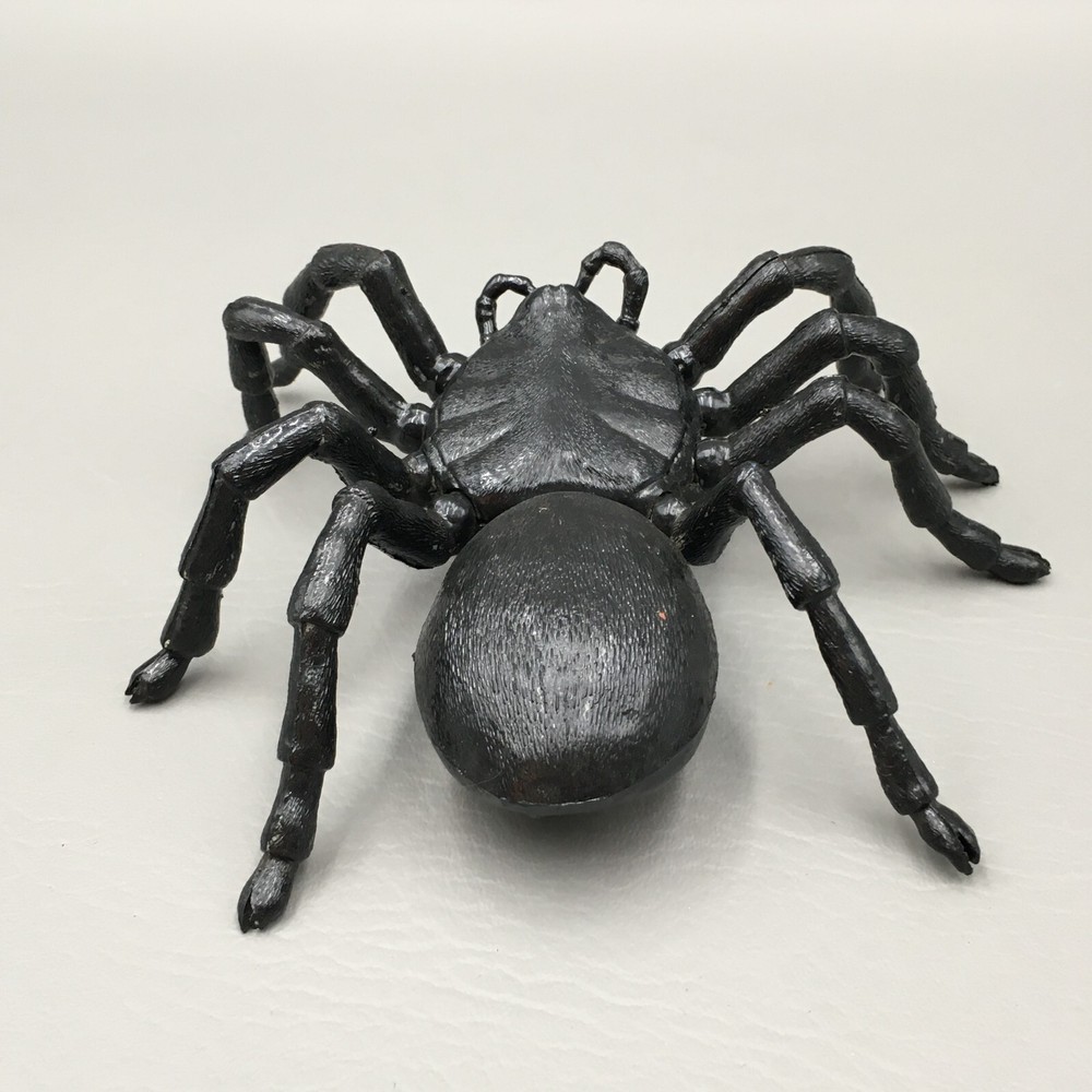 Fundimensions Gigantics Model Kit Diorama Huge Tarantula 1975 Giant Bug Model