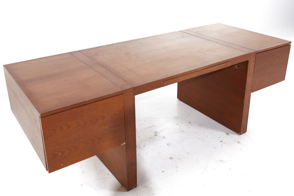 Roger Sprunger for Dunbar Mid Century Executive Oak Desk